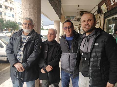 Kamel Aissat et des habitants